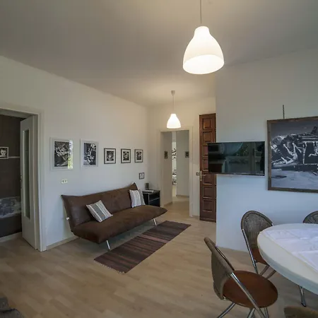 Ritratto Sul Bed and Breakfast Dormelletto